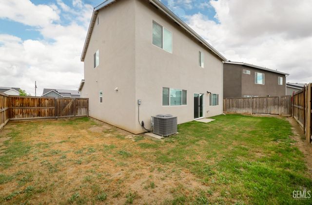 3307 Rustic Woods Lane, Shafter, CA 93263