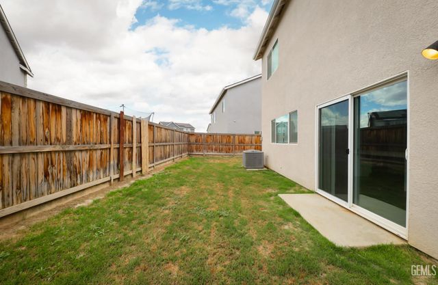 3307 Rustic Woods Lane, Shafter, CA 93263