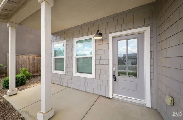 3307 Rustic Woods Lane, Shafter, CA 93263