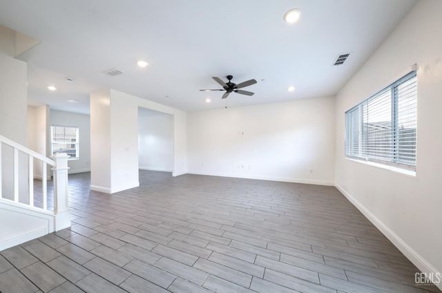 3307 Rustic Woods Lane, Shafter, CA 93263