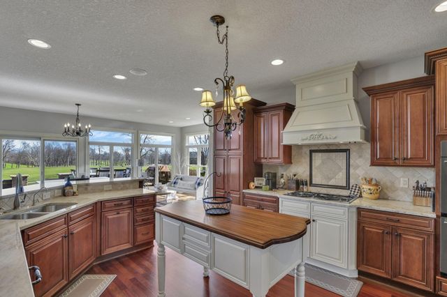 4607 Hirth Hill Road E, Grove City, OH 43123