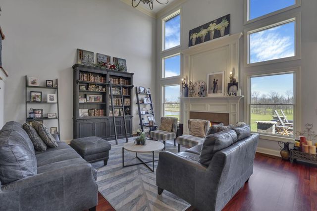 4607 Hirth Hill Road E, Grove City, OH 43123
