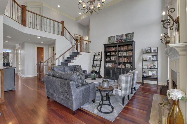 4607 Hirth Hill Road E, Grove City, OH 43123