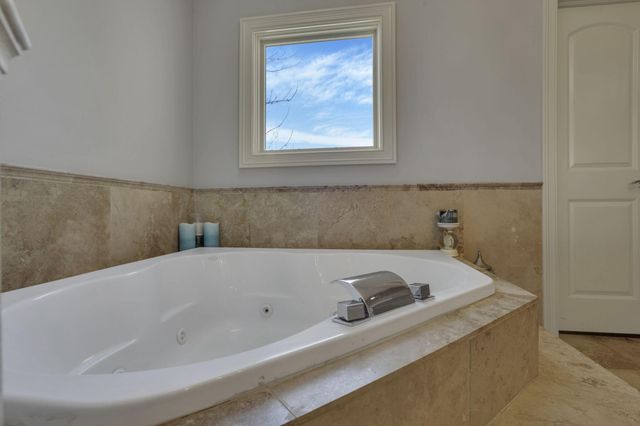 4607 Hirth Hill Road E, Grove City, OH 43123