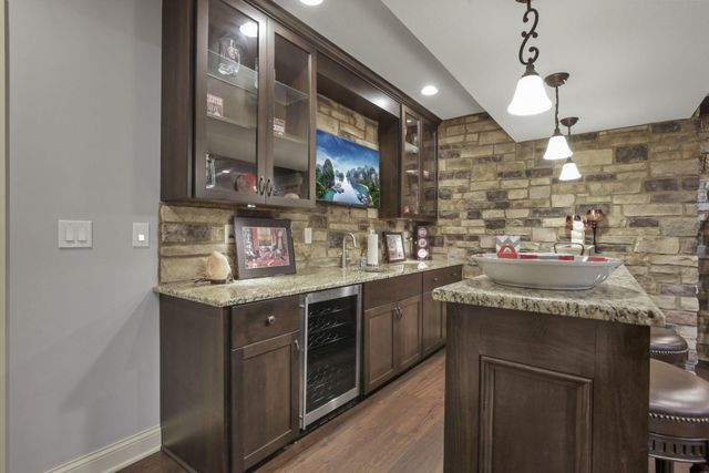 4607 Hirth Hill Road E, Grove City, OH 43123