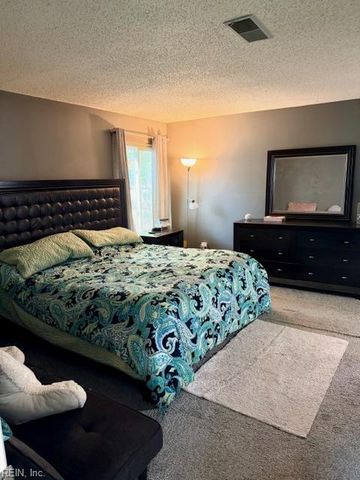 3221 Twinflower LN, Virginia Beach, VA 23453