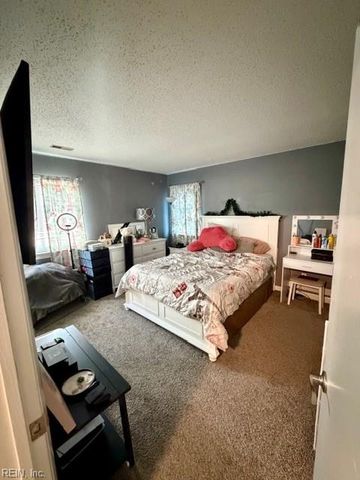 3221 Twinflower LN, Virginia Beach, VA 23453