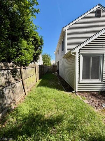 3221 Twinflower LN, Virginia Beach, VA 23453