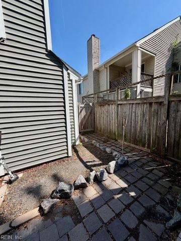 3221 Twinflower LN, Virginia Beach, VA 23453