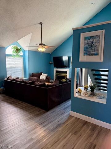 3221 Twinflower LN, Virginia Beach, VA 23453