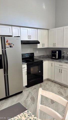 3221 Twinflower LN, Virginia Beach, VA 23453