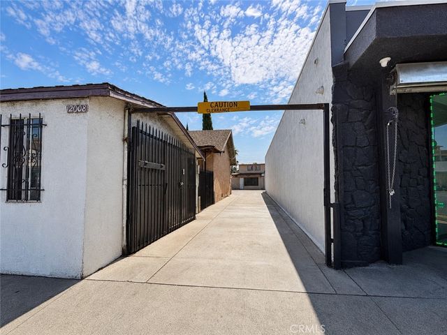 12008 Long Beach, Lynwood, CA 90262