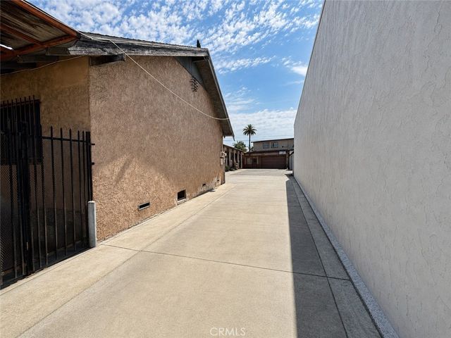 12008 Long Beach, Lynwood, CA 90262