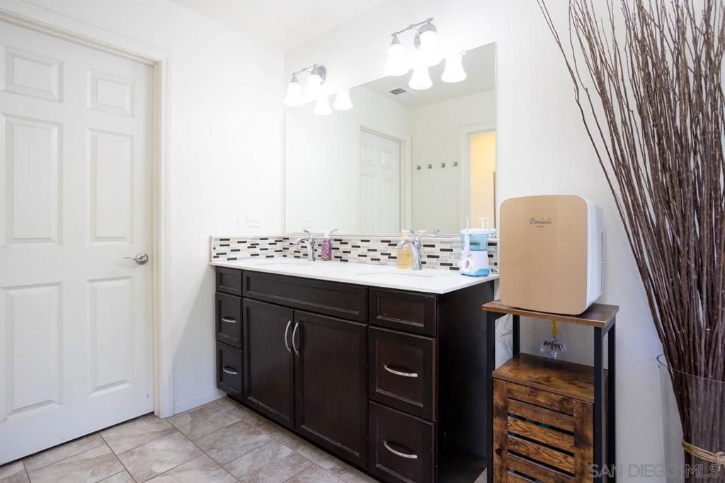 Image 13 of property listing at 13220 Midnight Star Way, Lakeside, CA 92040