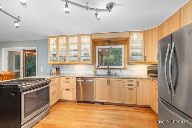 6181 10 Mile Road, Rockford, MI 49341