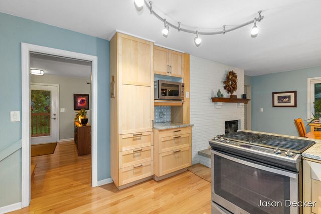 6181 10 Mile Road, Rockford, MI 49341