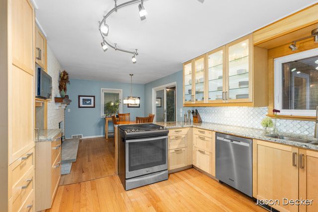 6181 10 Mile Road, Rockford, MI 49341