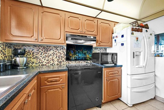 10442 Sunrise Lakes Boulevard 312, Sunrise, FL 33322