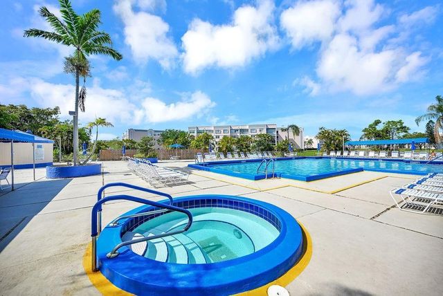 10442 Sunrise Lakes Boulevard 312, Sunrise, FL 33322