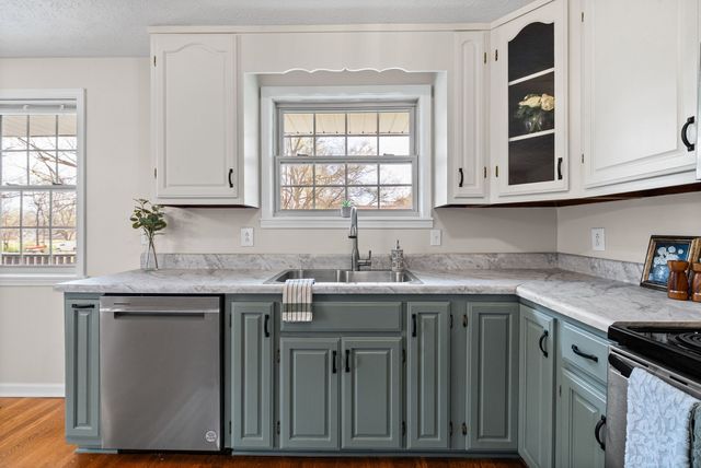 206 Maple St, Adams, TN 37010