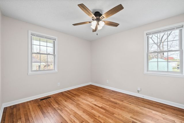 206 Maple St, Adams, TN 37010