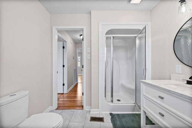 206 Maple St, Adams, TN 37010