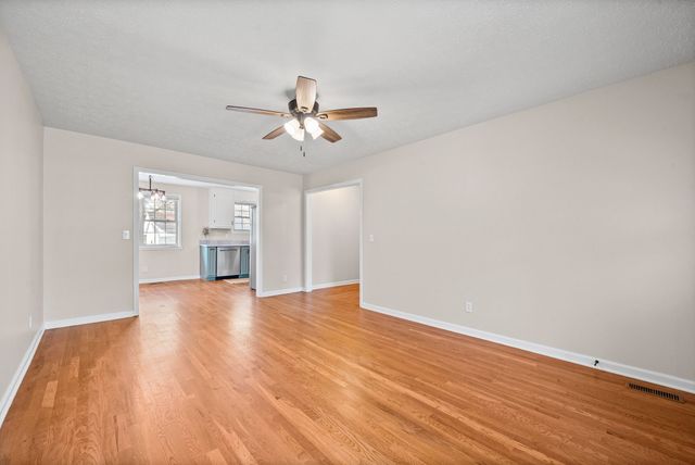 206 Maple St, Adams, TN 37010