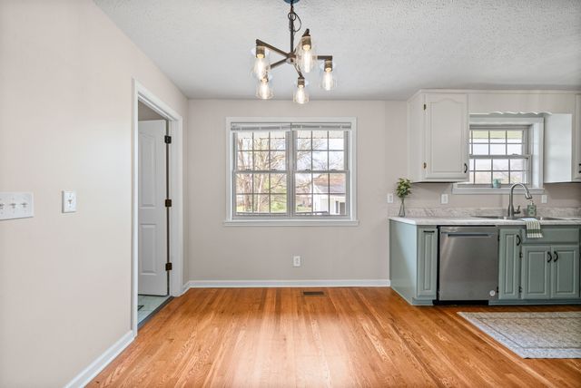 206 Maple St, Adams, TN 37010