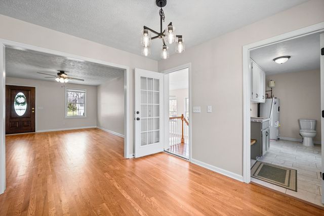 206 Maple St, Adams, TN 37010