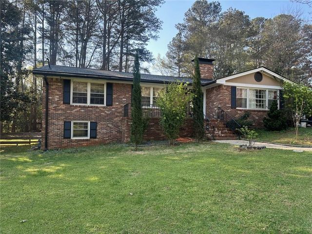 5036 Fox Forest Drive SW, Lilburn, GA 30047