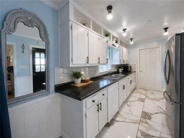 5036 Fox Forest Drive SW, Lilburn, GA 30047