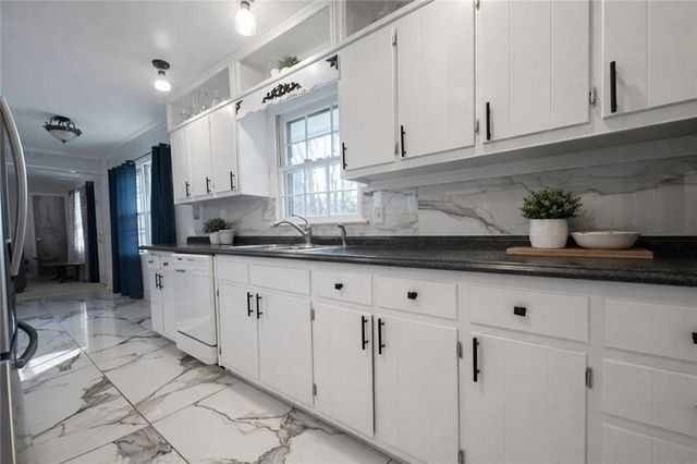 5036 Fox Forest Drive SW, Lilburn, GA 30047