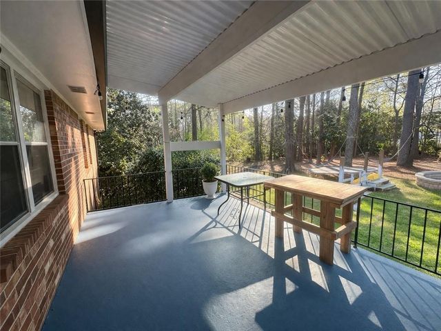 5036 Fox Forest Drive SW, Lilburn, GA 30047