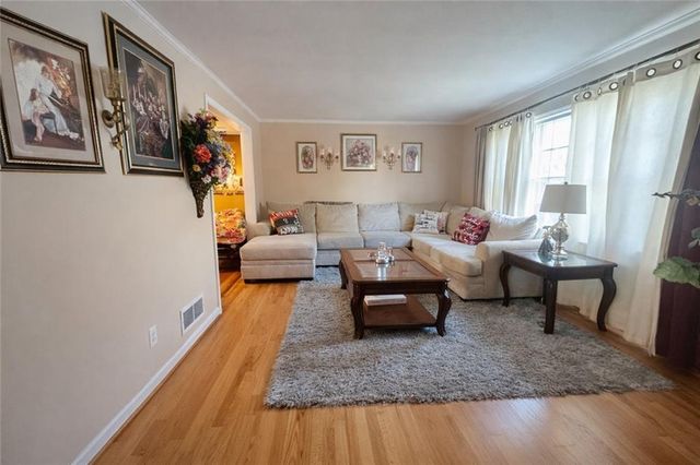 5036 Fox Forest Drive SW, Lilburn, GA 30047