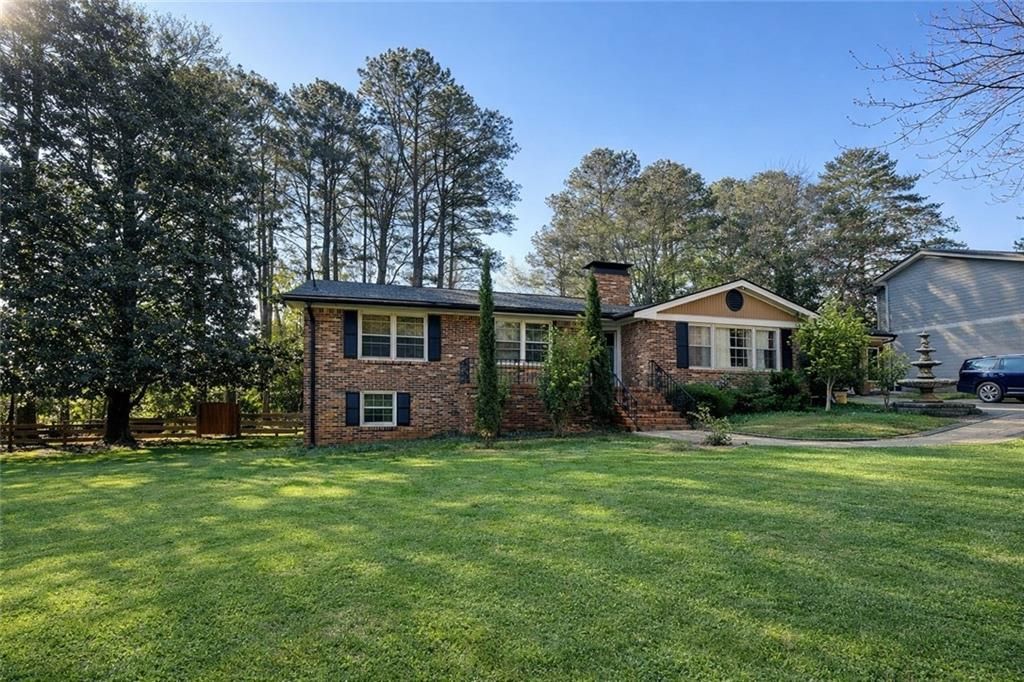 5036 Fox Forest Drive SW, Lilburn, GA 30047