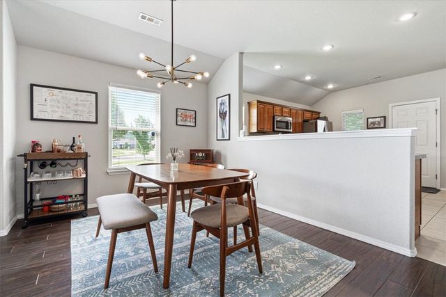 5066 W Colfax Loop, Fayetteville, AR 72704