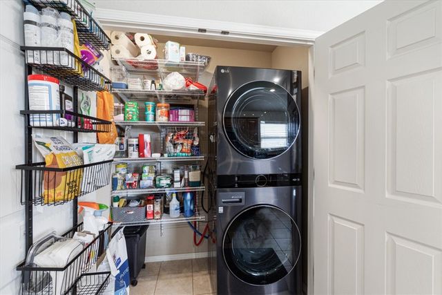 5066 W Colfax Loop, Fayetteville, AR 72704