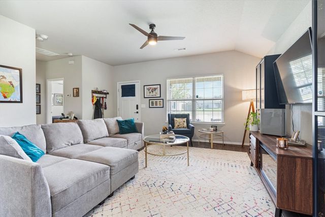 5066 W Colfax Loop, Fayetteville, AR 72704