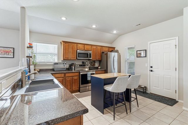 5066 W Colfax Loop, Fayetteville, AR 72704