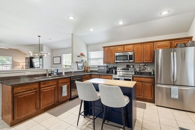 5066 W Colfax Loop, Fayetteville, AR 72704