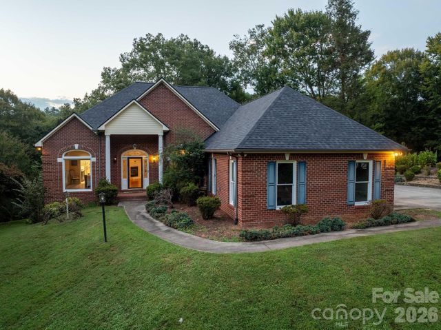 3212 Champion Lane, Lenoir, NC 28645