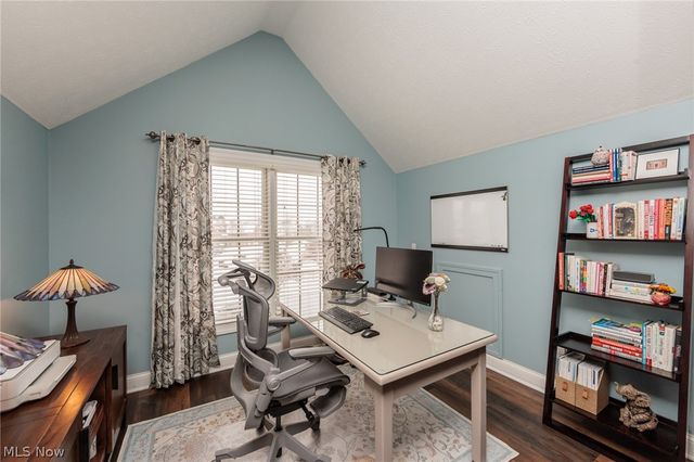 20208 E Donegal Lane, Strongsville, OH 44149