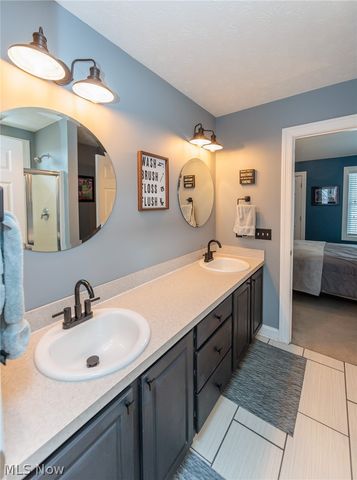 20208 E Donegal Lane, Strongsville, OH 44149