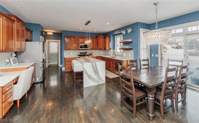 20208 E Donegal Lane, Strongsville, OH 44149