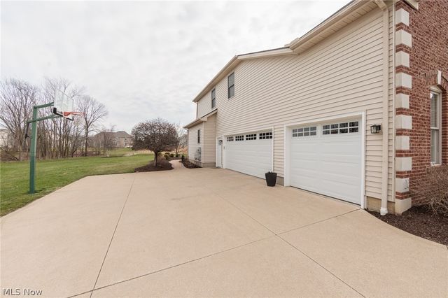 20208 E Donegal Lane, Strongsville, OH 44149