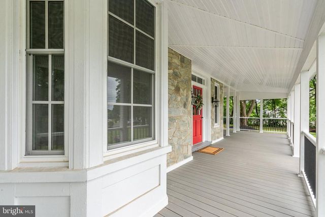 105 E WASHINGTON ST, Remington, VA 22734