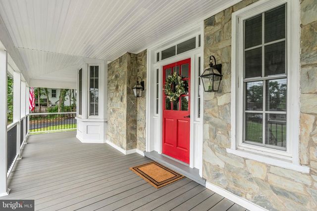 105 E WASHINGTON ST, Remington, VA 22734
