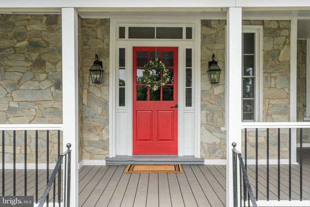 105 E WASHINGTON ST, Remington, VA 22734