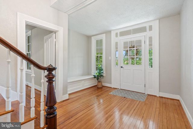 105 E WASHINGTON ST, Remington, VA 22734