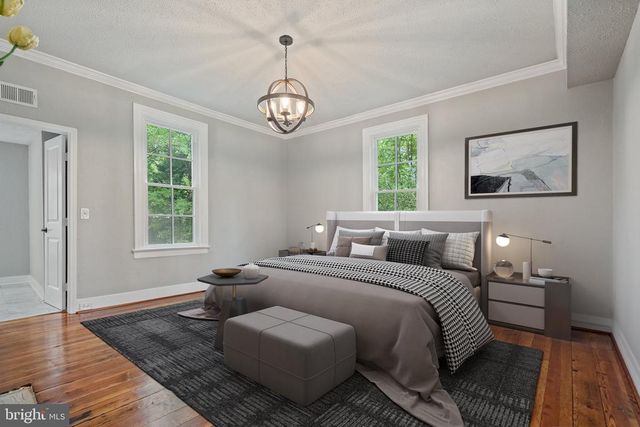 105 E WASHINGTON ST, Remington, VA 22734